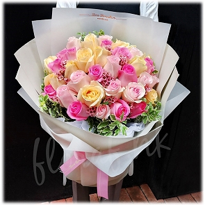 ROSELYN Classic Red Rose Bouquet(99 roses) - HALO Flowers, 香港花店