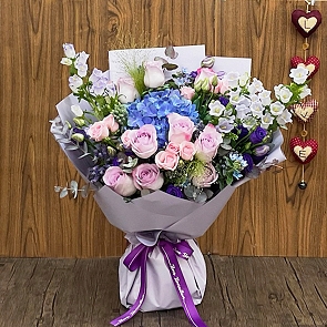 VD209 Dreamy Petals of Love