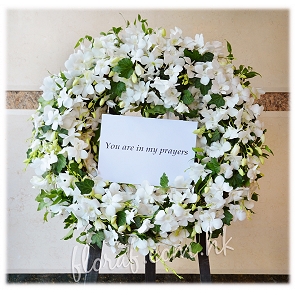 F7	Sympathy Flower Wreath  F7	Sympathy Flower Wreath